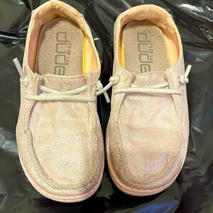 Hey Dude size 10 kid